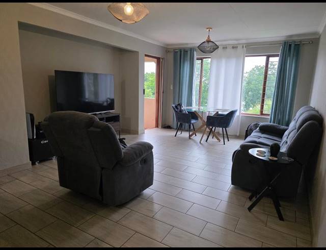 2 BEDROOM APARTMENT FOR SALE IN SUNNINGHILL